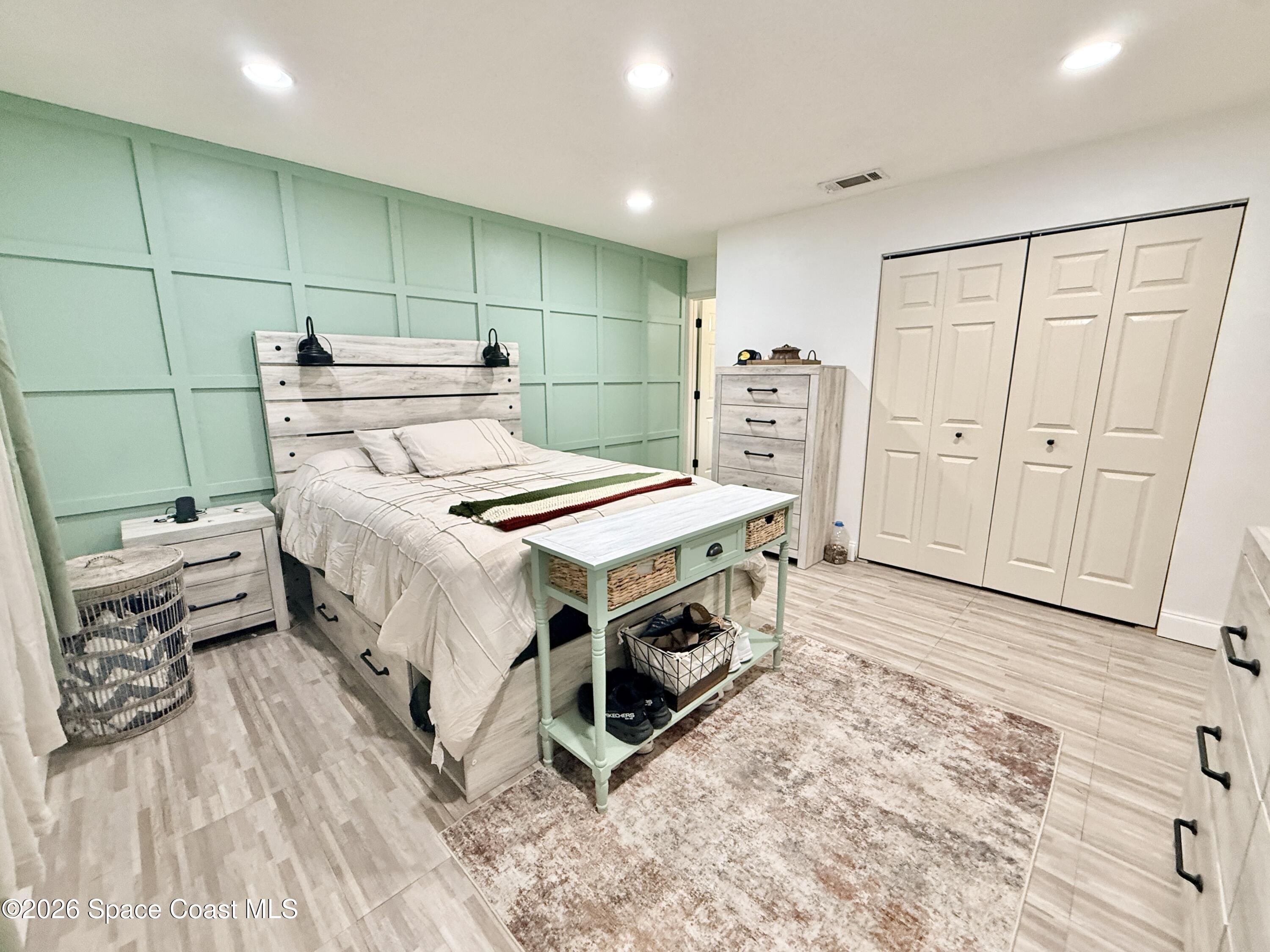 1046 West Samms Avenue Port Orange, FL 32129 - Photo 21 of 53 a utility room with washer and dryer