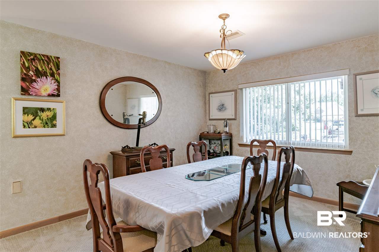 9225 Bay Point Drive Elberta, AL 36530 - Photo 17 of 50 Dining Room