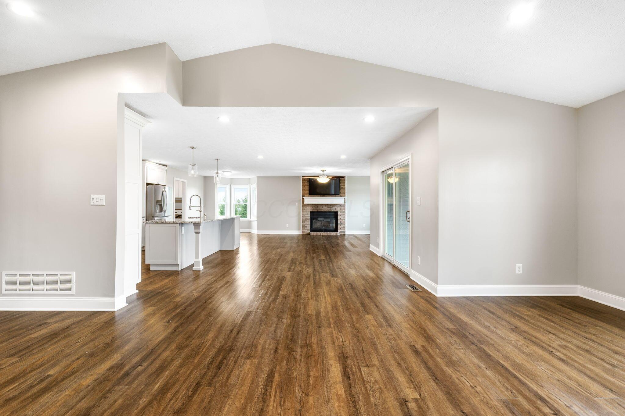 14103 Lockbourne Eastern Road Ashville, OH 43103 - Photo 6 of 73 14103 Lockbourne Eastern Rd (Interior)-3