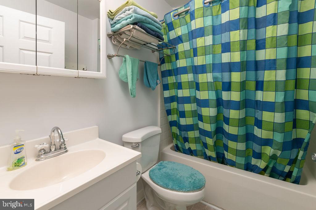 184 Robbie Road Bumpass, VA 23024 - Photo 21 of 24 Bathroom upstairs