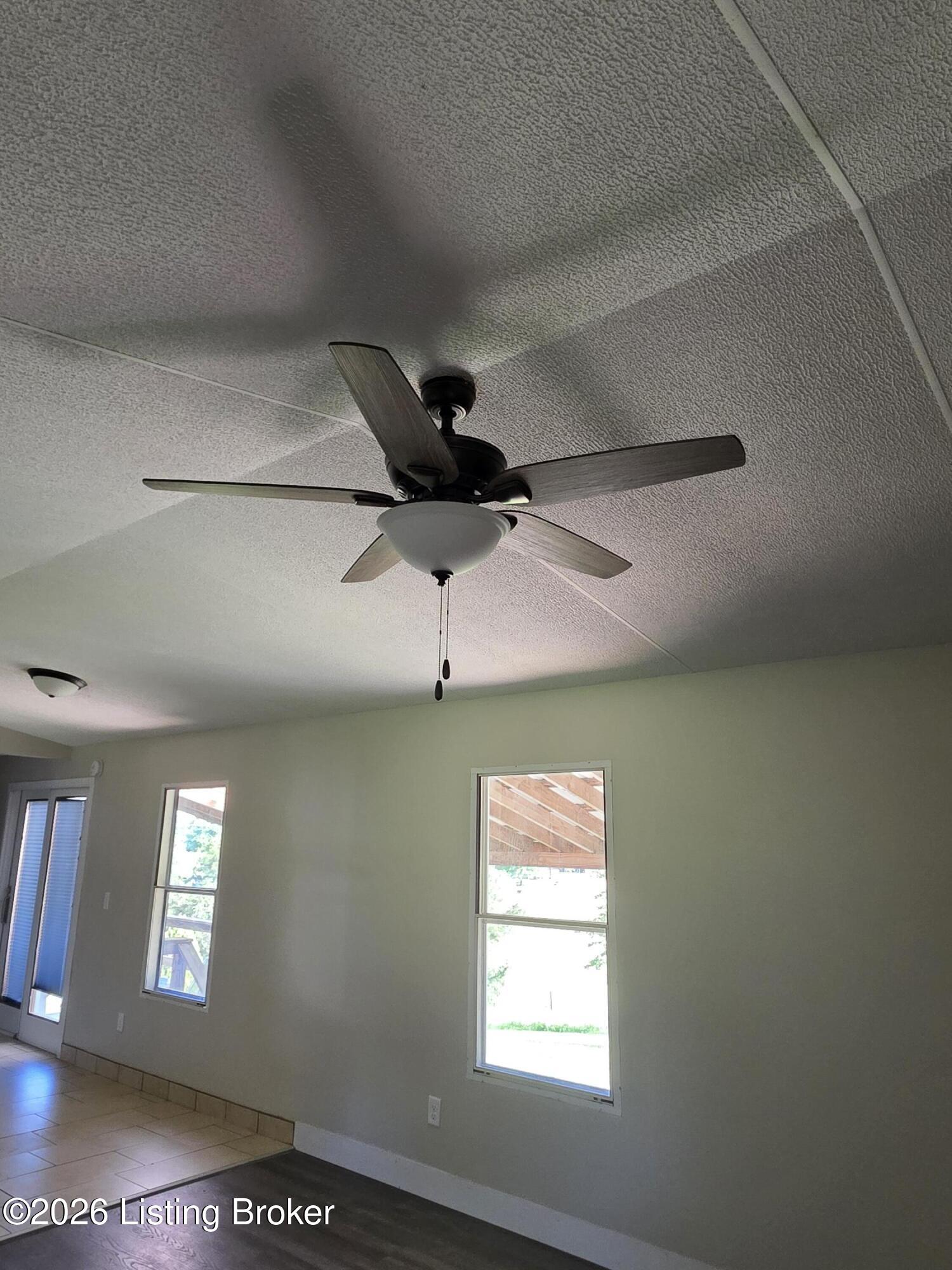 95 Bruner Road Brandenburg, KY 40108 - Photo 10 of 23 95 bruner lighting