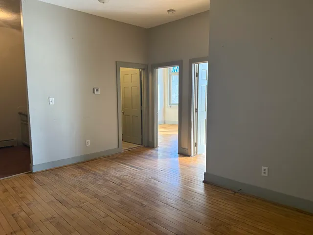 $1,750 | 408 Central Street, Unit 6, Franklin, NH 03235