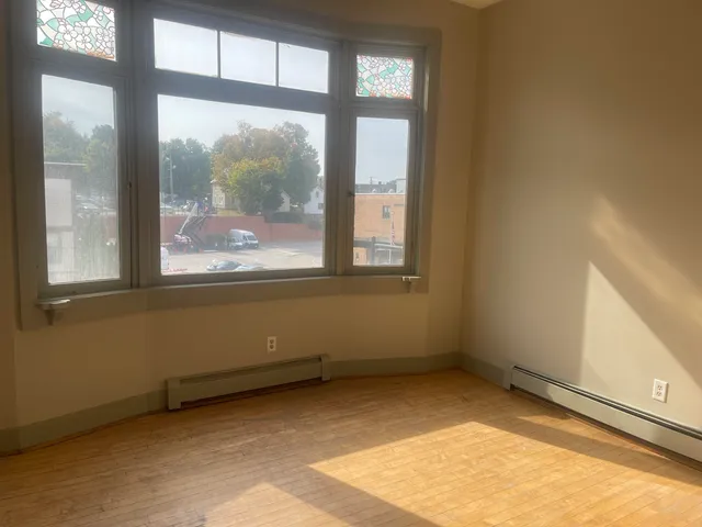 $1,750 | 408 Central Street, Unit 6, Franklin, NH 03235