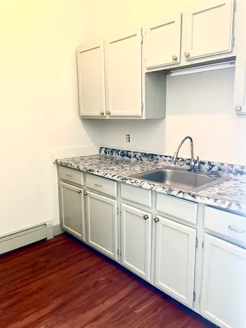 $1,750 | 408 Central Street, Unit 6, Franklin, NH 03235