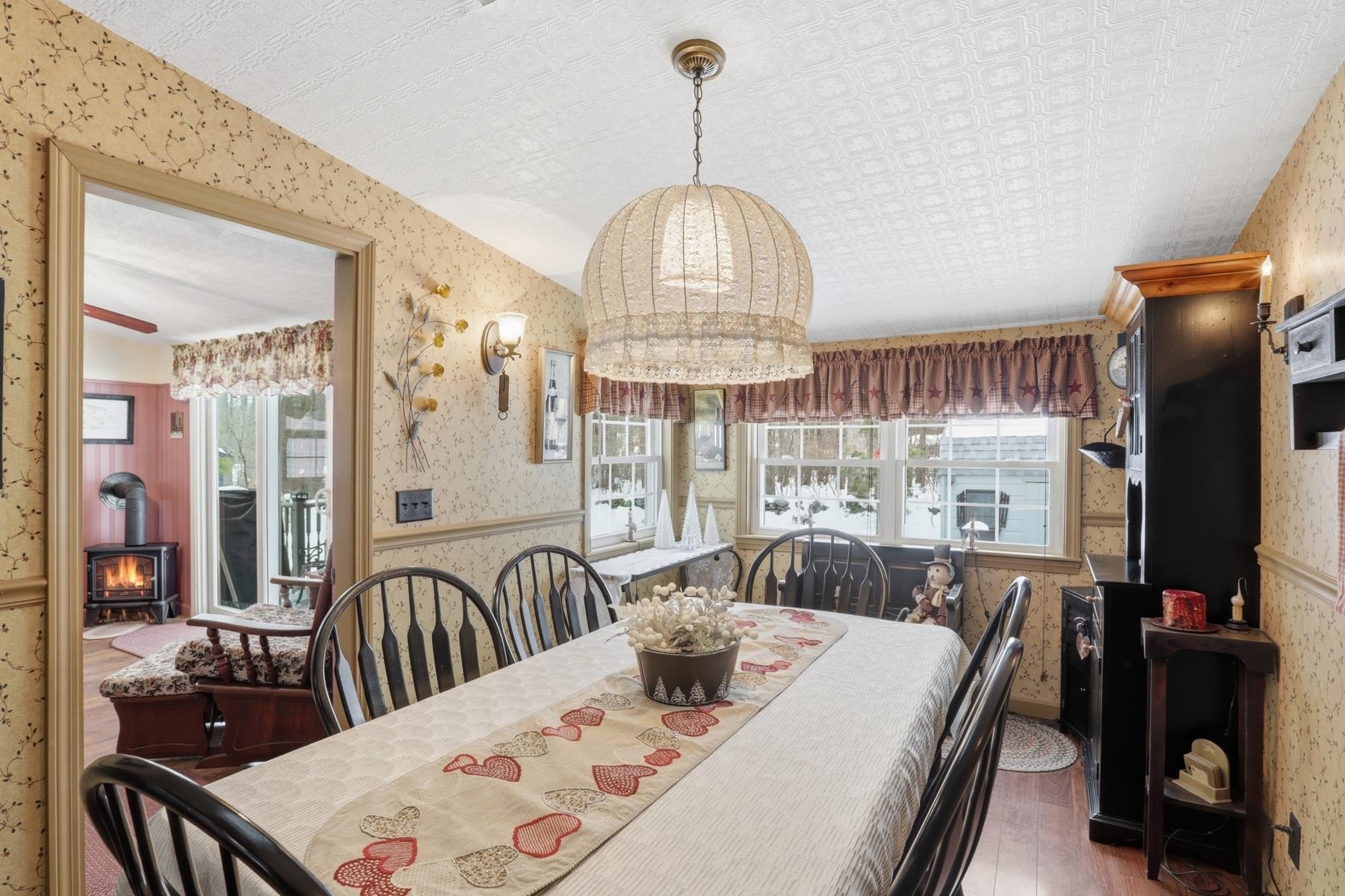 4 Rosemary Street Salem, NH 03079 - Photo 3 of 14