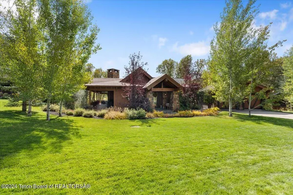$4,595,000 | 590 Lodge Cottage Road, Jackson, WY 83001