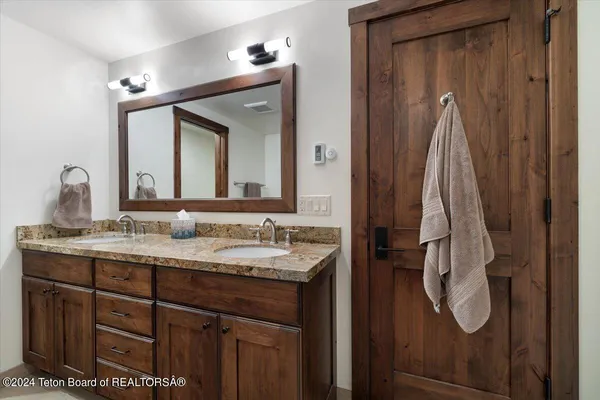 $4,595,000 | 590 Lodge Cottage Road, Jackson, WY 83001