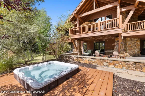 $4,595,000 | 590 Lodge Cottage Road, Jackson, WY 83001