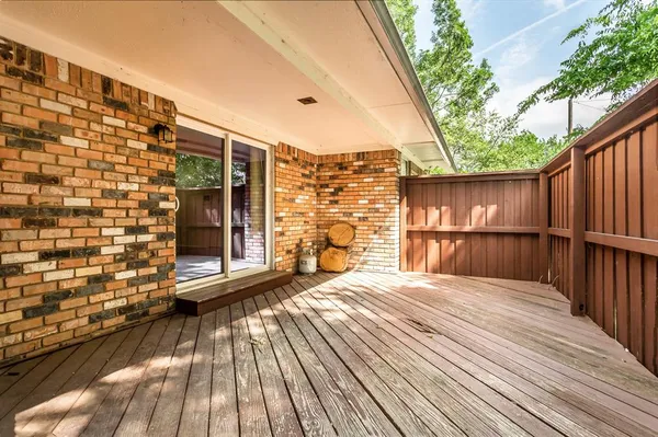 $2,000 | 7409 Brentcove Circle, Dallas, TX 75214