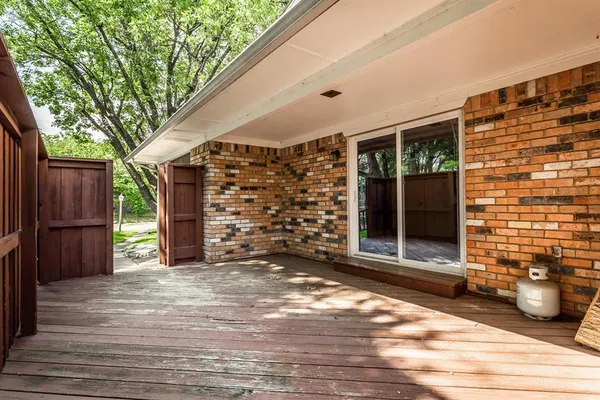 $2,000 | 7409 Brentcove Circle, Dallas, TX 75214