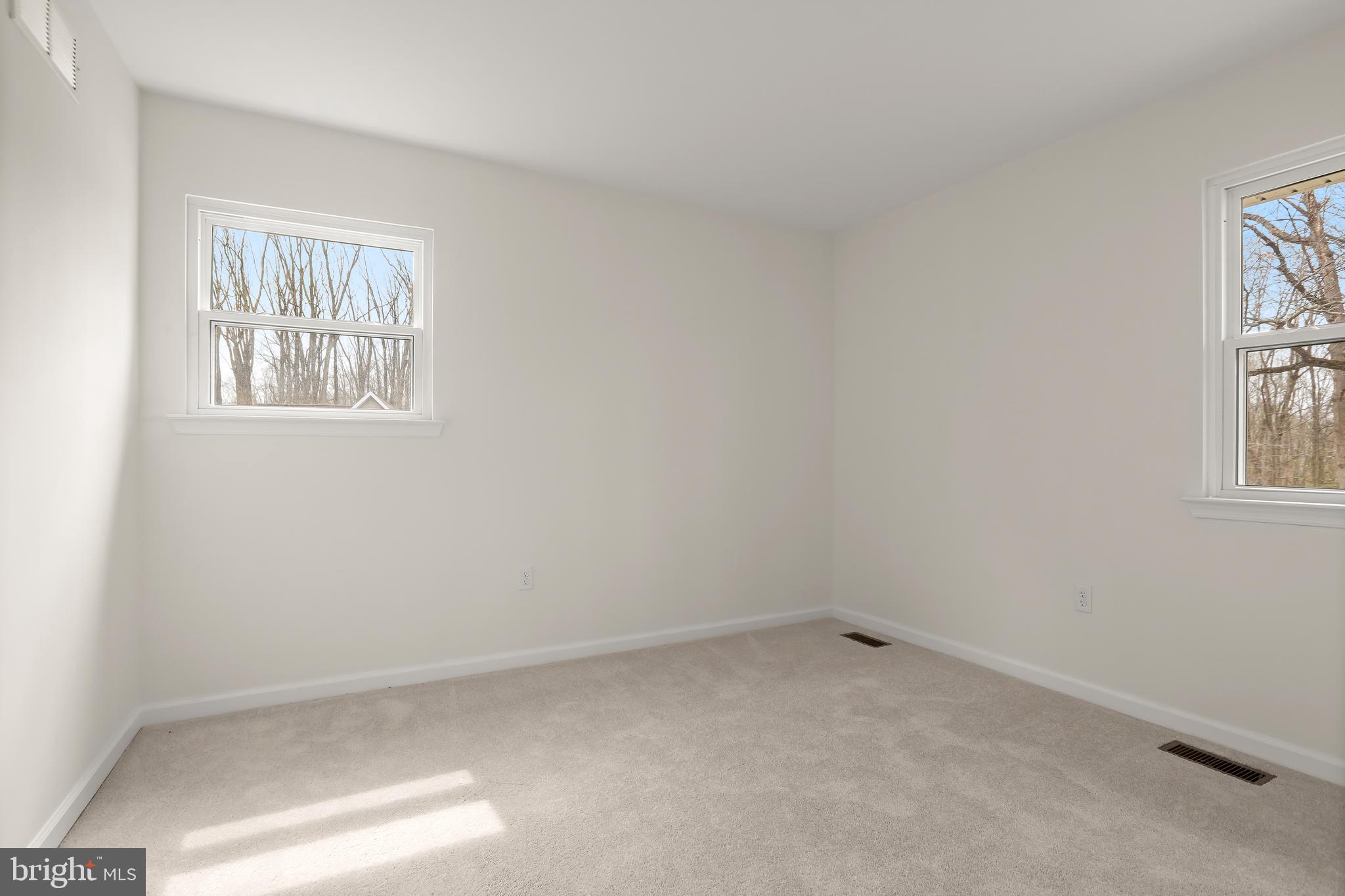 1255 Sheridan Road Crownsville, MD 21032 - Photo 26 of 40 an empty room with windows