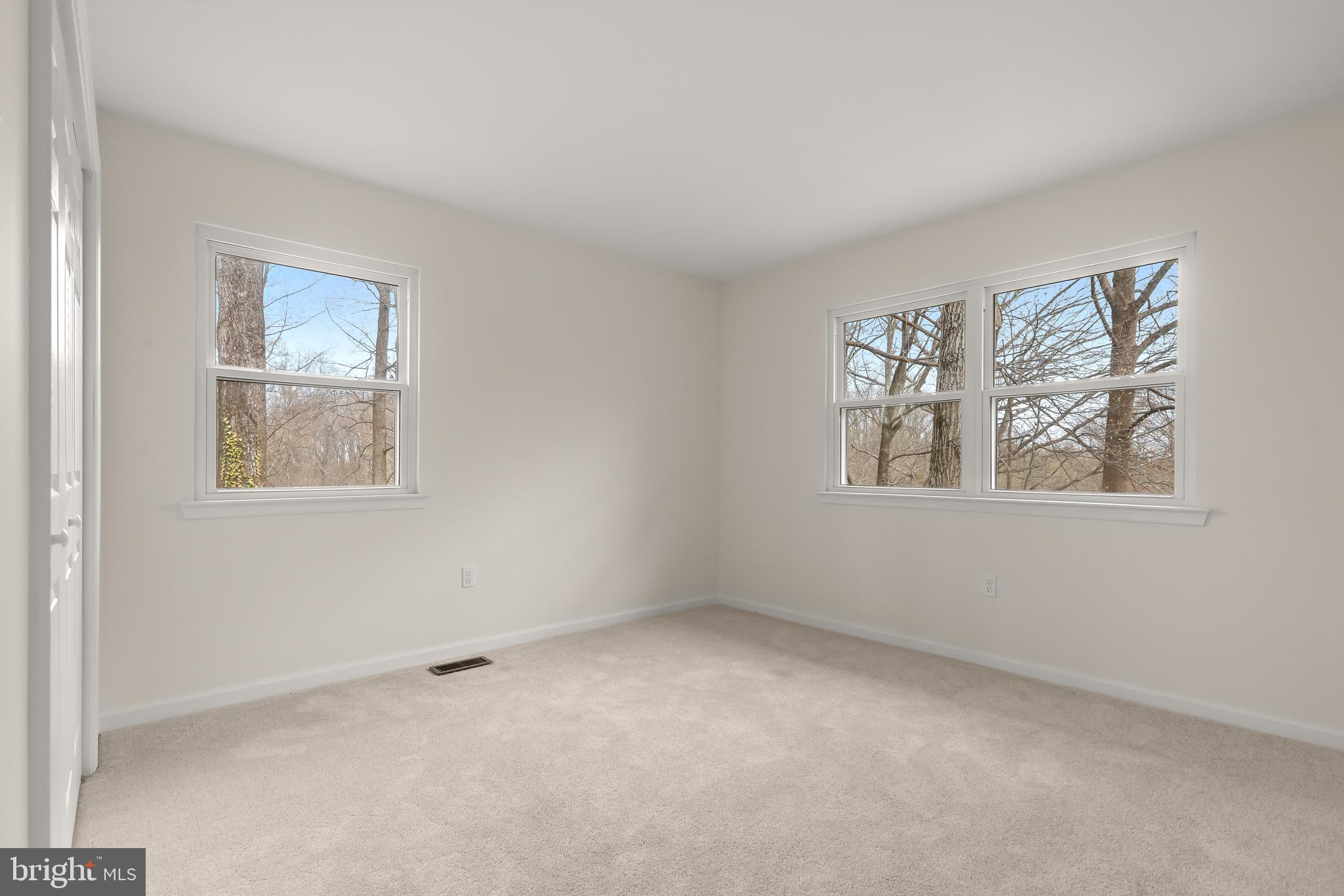 1255 Sheridan Road Crownsville, MD 21032 - Photo 28 of 40 an empty room with windows