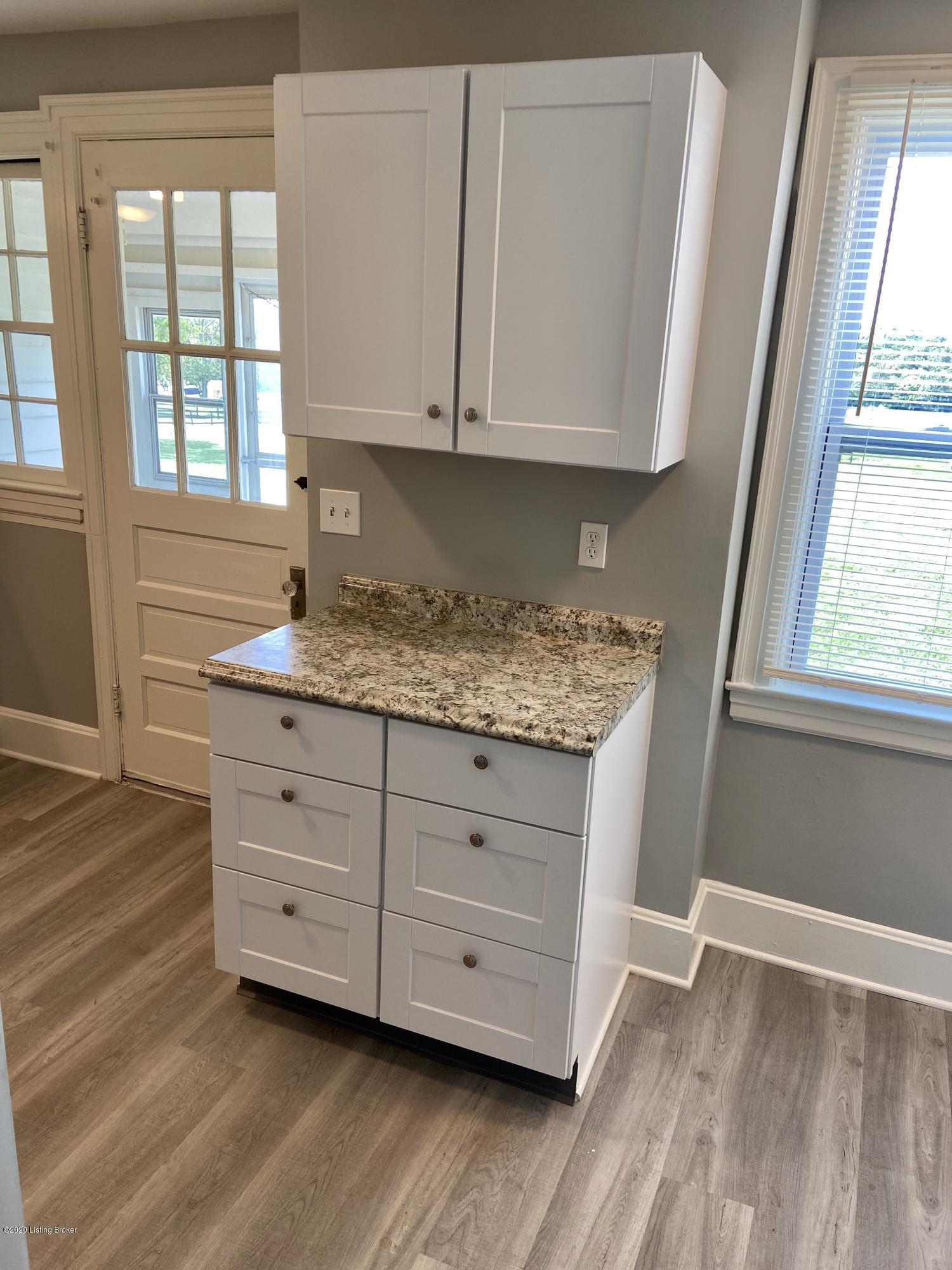 129 Spring Street New Castle, KY 40050 - Photo 20 of 53 NEW kitchen cabinets and countertops