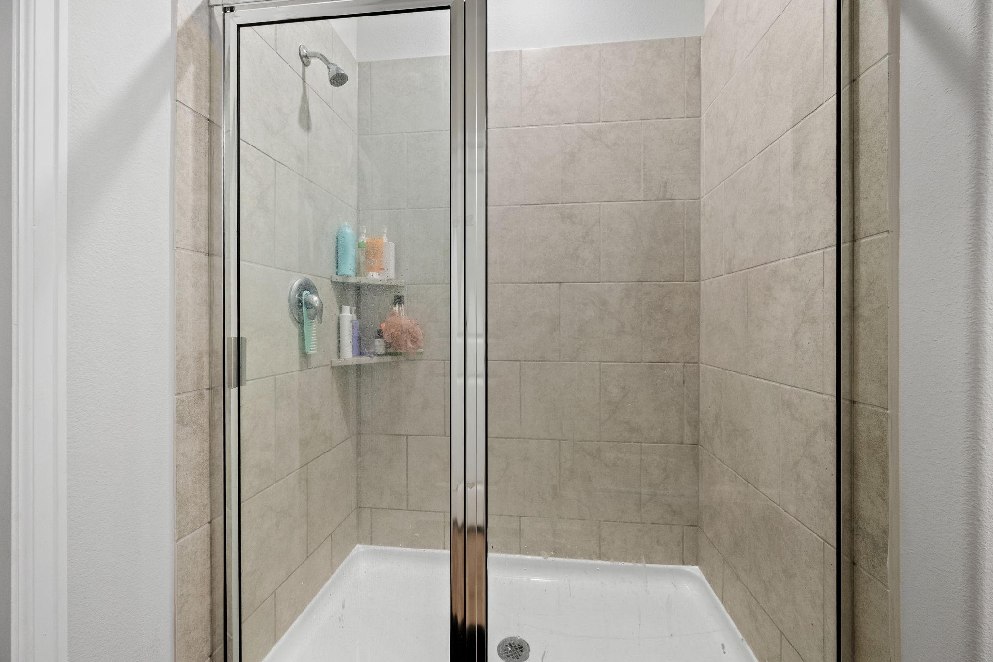 20819 Adventure Way Porter, TX 77365 - Photo 16 of 22 a bathroom with a bathtub