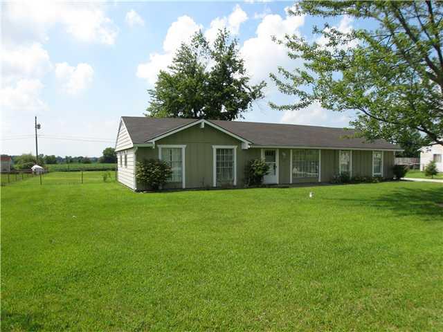 1818 North Blue Road Greenfield, IN 46140 - Photo 2 of 7 Gallery Image 2