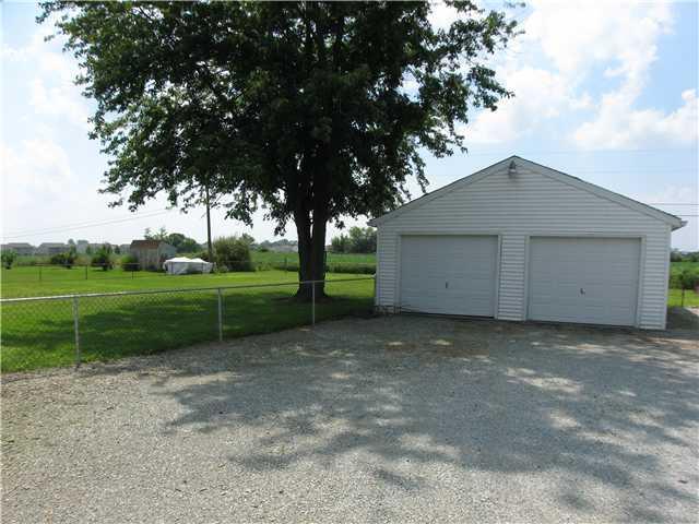 1818 North Blue Road Greenfield, IN 46140 - Photo 5 of 7 Gallery Image 5