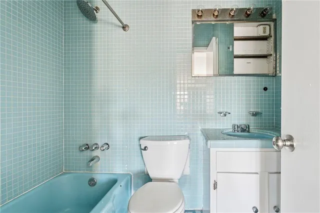 $1,000 | 807 Bourbon Street, Unit 73A, New Orleans, LA 70116