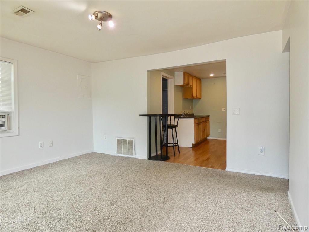21332 Dix Toledo Road Woodhaven, MI 48183 - Photo 10 of 33