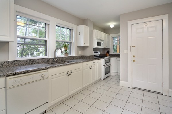 4 Upland Road, Unit 1 Brookline, MA 02445 - Photo 2 of 10 Gallery Image 2