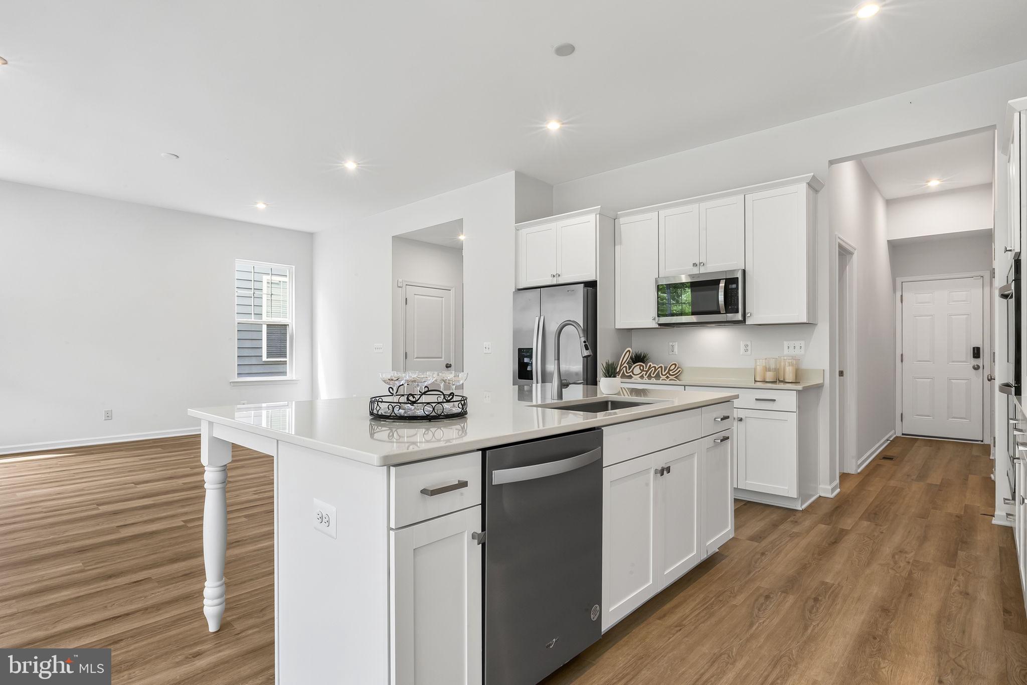 18270 Moss Garden Road Dumfries, VA 22026 - Photo 19 of 85 Isle kitchen