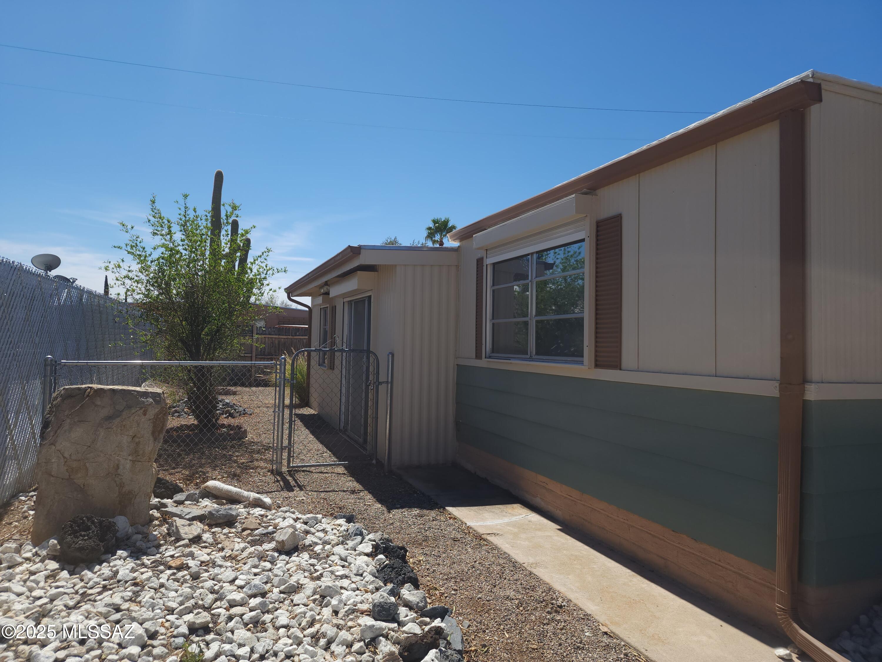 5347 West Box R Street Tucson, AZ 85713 - Photo 3 of 22 Gallery Image 3