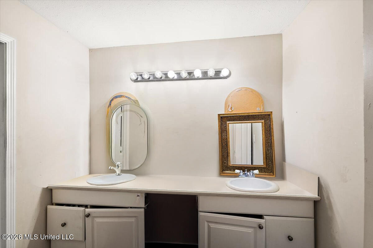 5814 Deer Trail Jackson, MS 39211 - Photo 10 of 21 6A667EA9-B7C5-4875-8344-363CE6537ECA