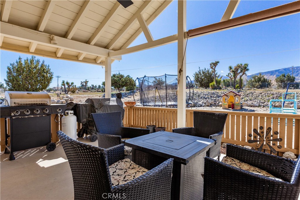 1825 Smoke Tree Road Pinon Hills, CA 92372 - Photo 44 of 54