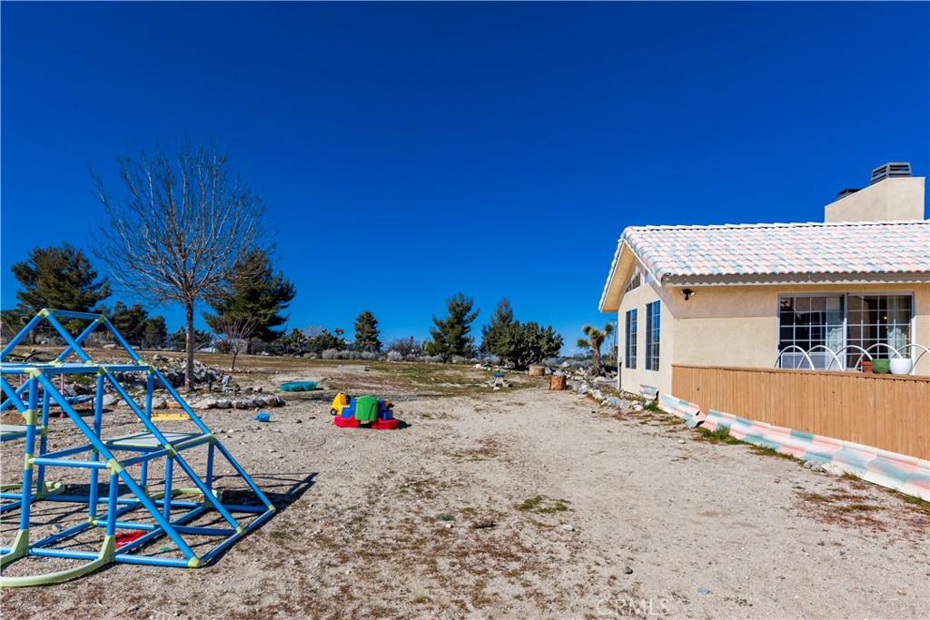 1825 Smoke Tree Road Pinon Hills, CA 92372 - Photo 47 of 54