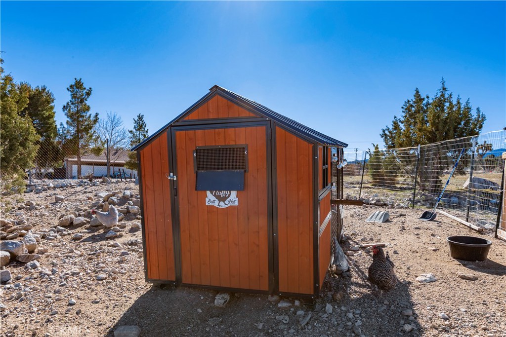 1825 Smoke Tree Road Pinon Hills, CA 92372 - Photo 48 of 54