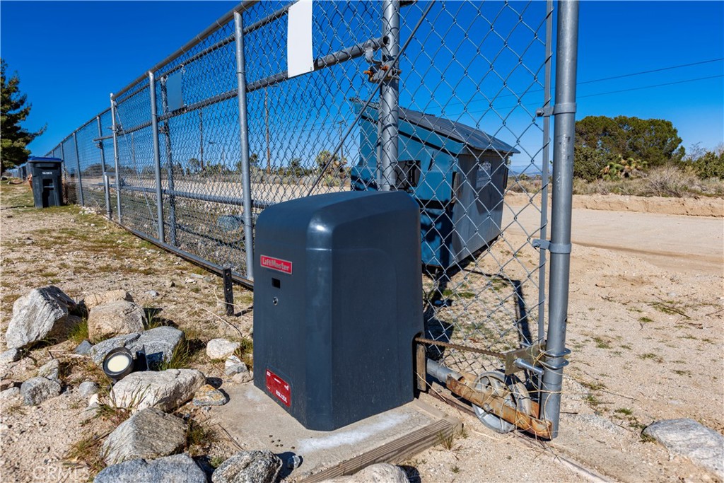 1825 Smoke Tree Road Pinon Hills, CA 92372 - Photo 49 of 54