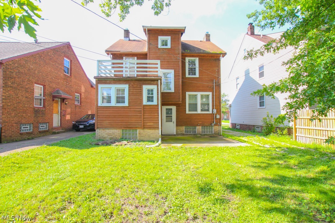 3579 Bainbridge Road Cleveland Heights, OH 44118 - Photo 4 of 35