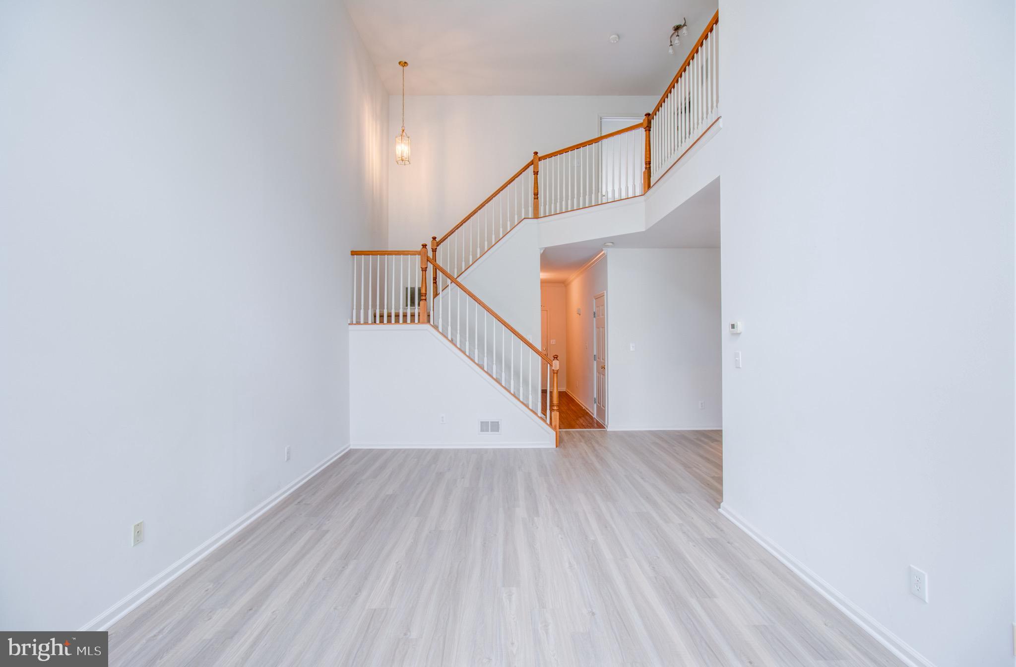 22 Warwick Road Princeton Junction, NJ 08550 - Photo 4 of 27
