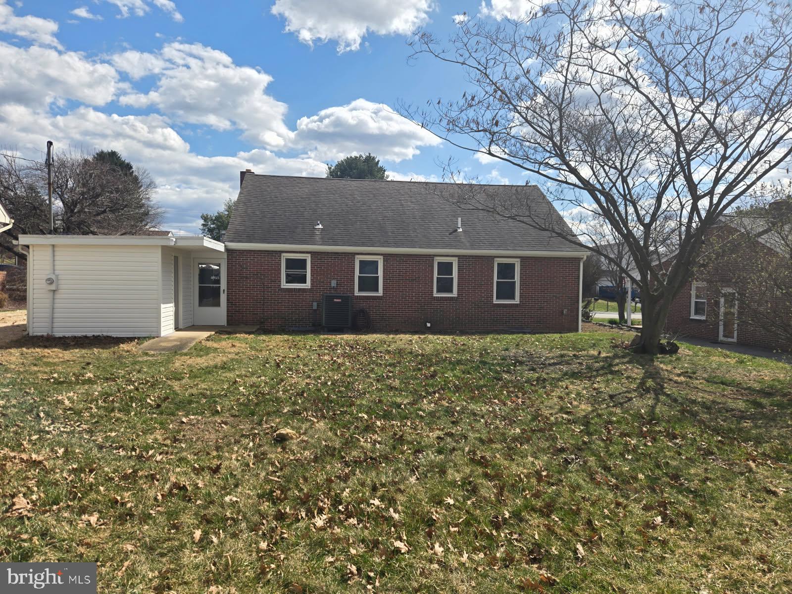 16814 Hampton Road Williamsport, MD 21795 - Photo 4 of 41