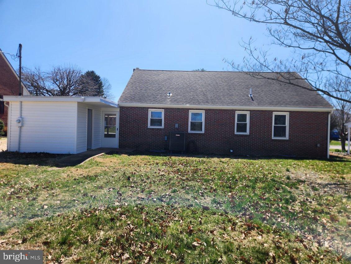 16814 Hampton Road Williamsport, MD 21795 - Photo 5 of 41