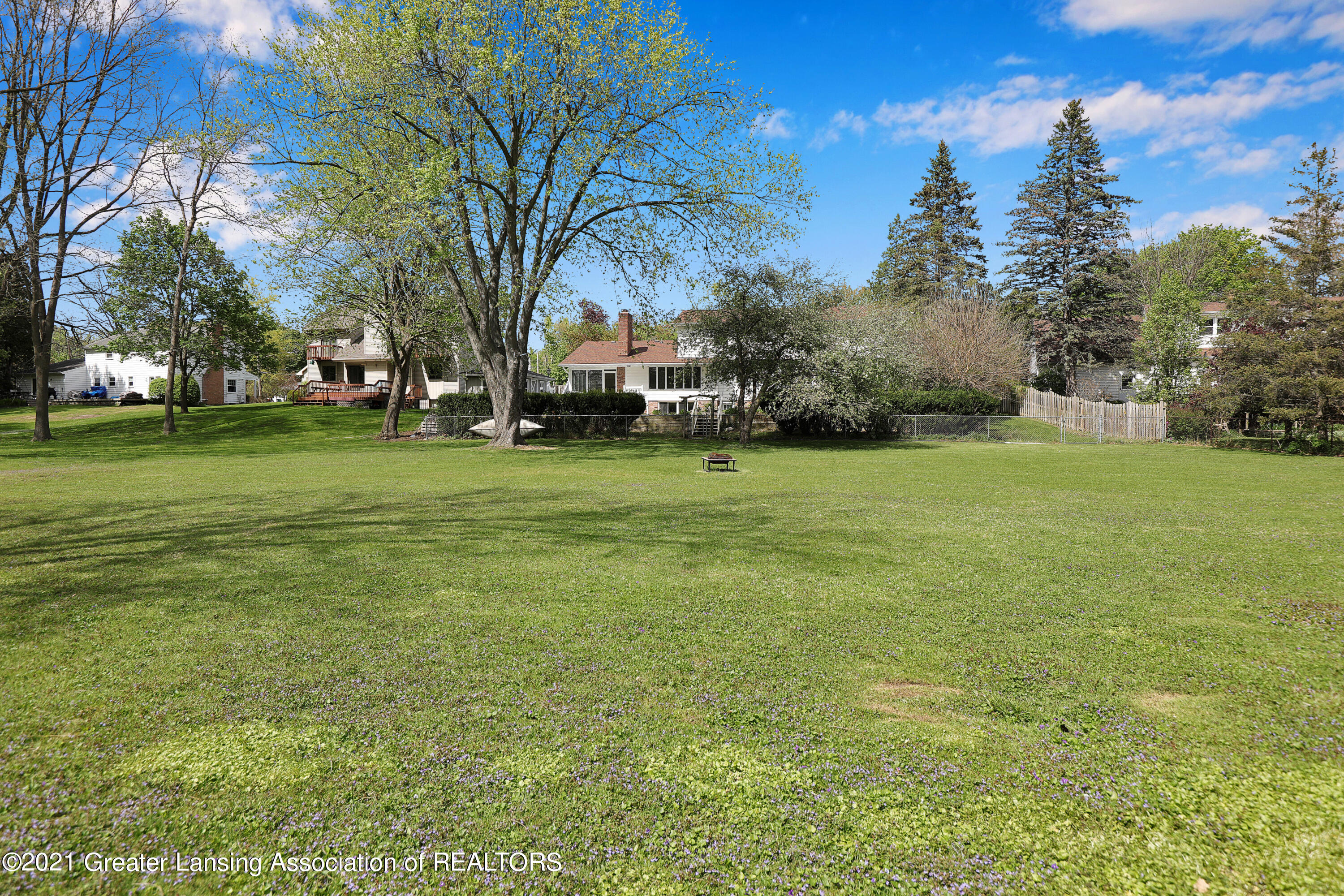 3225 Tecumseh River Road Lansing, MI 48906 - Photo 12 of 44 9I3A9359