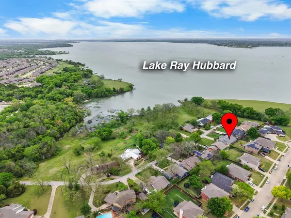 $449,900 | 525 Pecan Lane, Rowlett, TX 75089