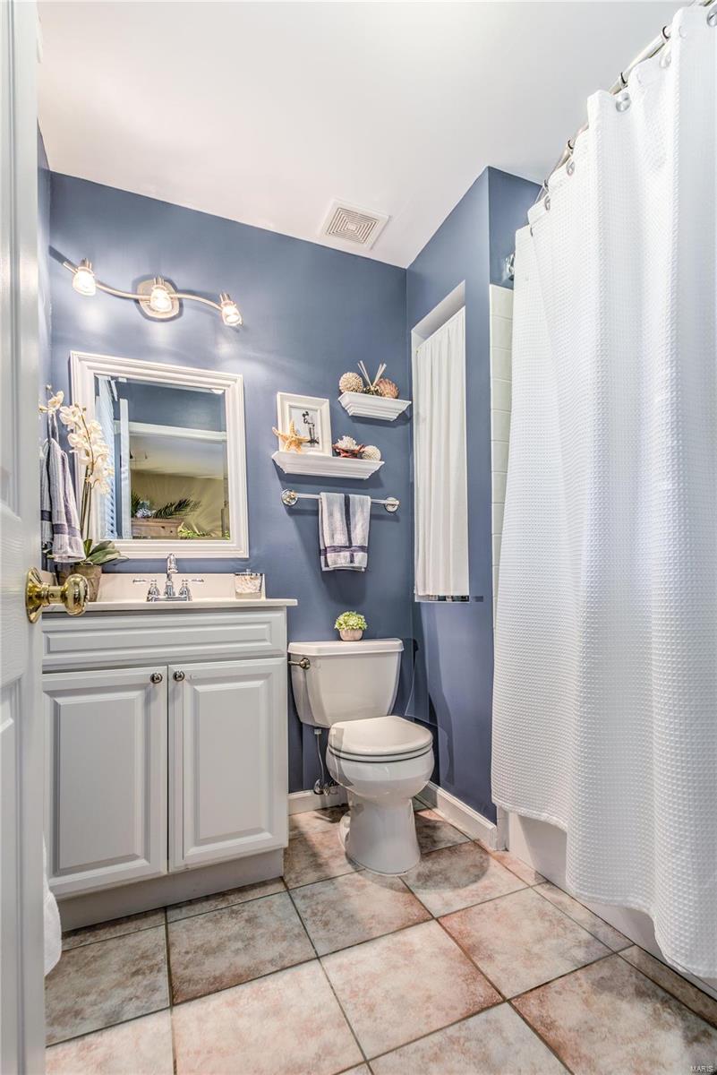329 Providence Road Ballwin, MO 63011 - Photo 19 of 34 Gallery Image 19