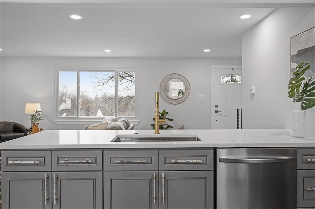 1171 Arrowood Drive Pittsburgh, PA 15243 - Photo 15 of 44