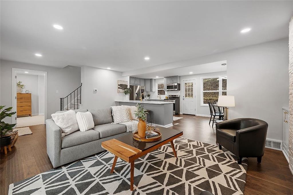 1171 Arrowood Drive Pittsburgh, PA 15243 - Photo 6 of 44