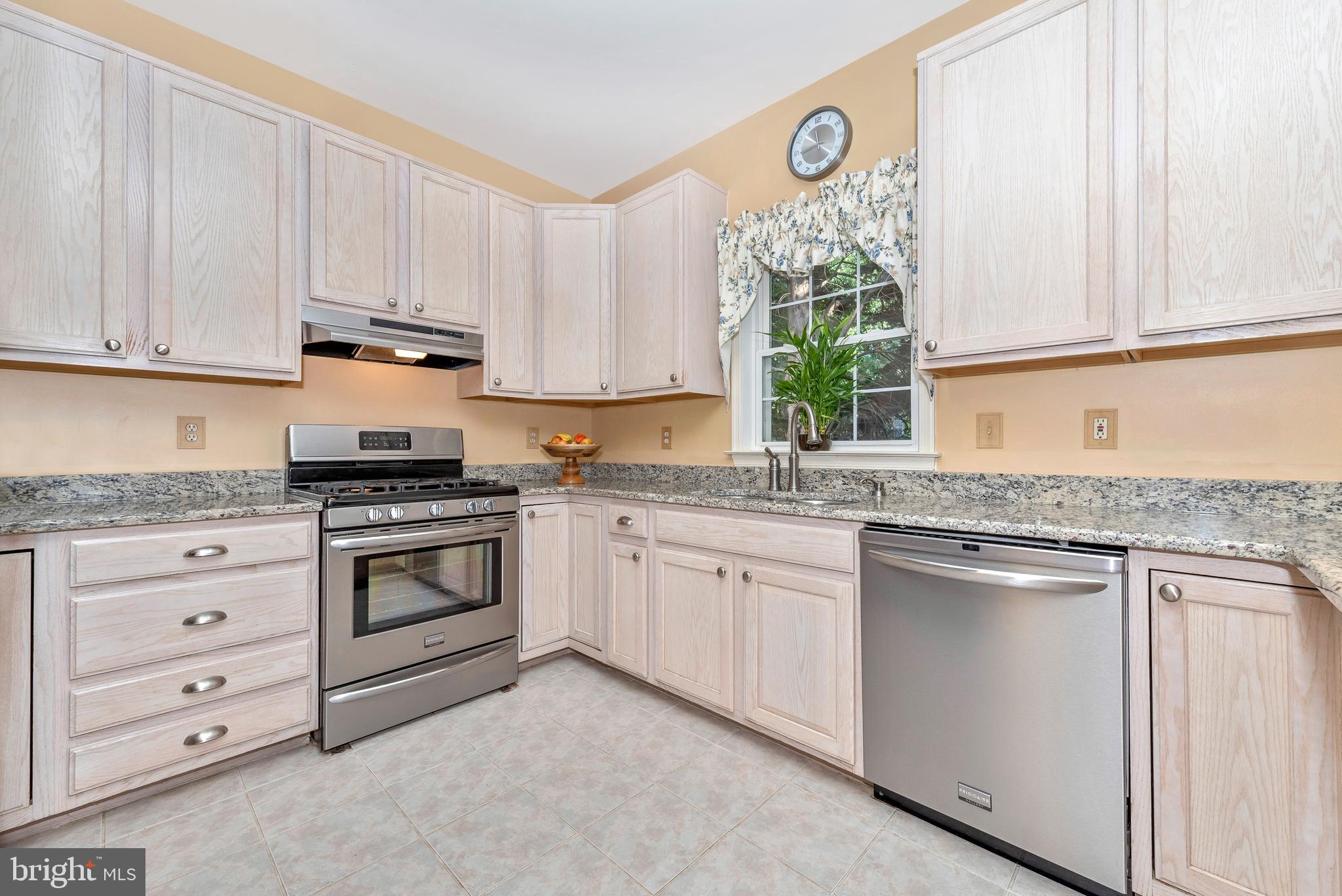 2511 Bear Den Road Frederick, MD 21701 - Photo 13 of 53 Stainless appliances