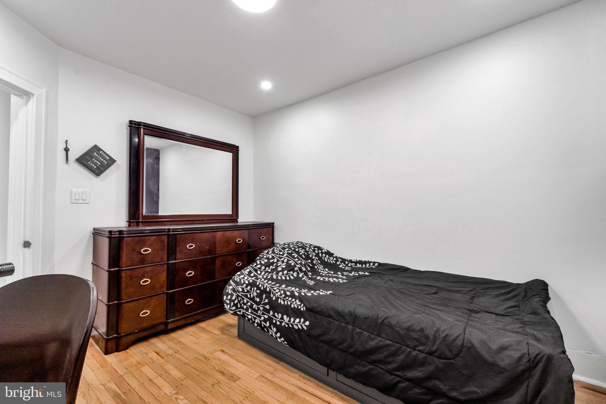 18 Elm Avenue Upper Darby, PA 19082 - Photo 17 of 38