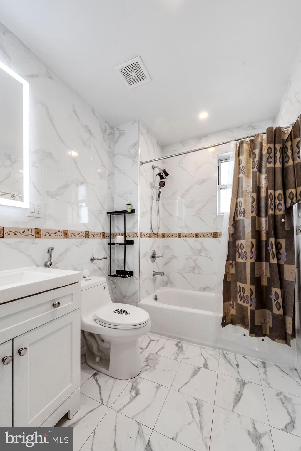 18 Elm Avenue Upper Darby, PA 19082 - Photo 19 of 38