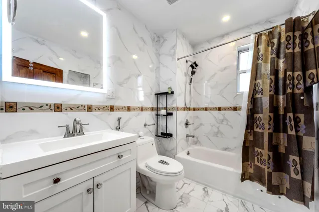 $319,000 | 18 Elm Avenue, Upper Darby, PA 19082