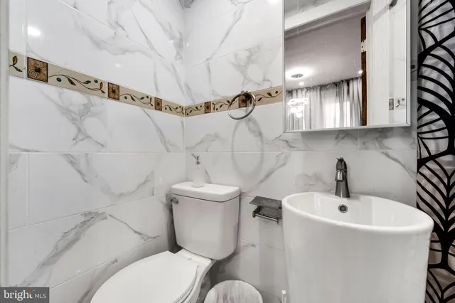 $319,000 | 18 Elm Avenue, Upper Darby, PA 19082