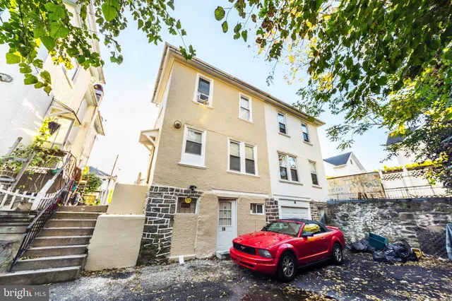 $319,000 | 18 Elm Avenue, Upper Darby, PA 19082