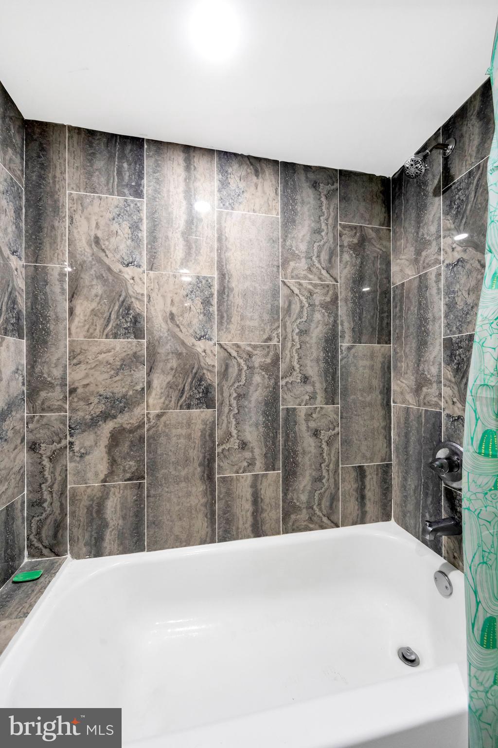 18 Elm Avenue Upper Darby, PA 19082 - Photo 28 of 38