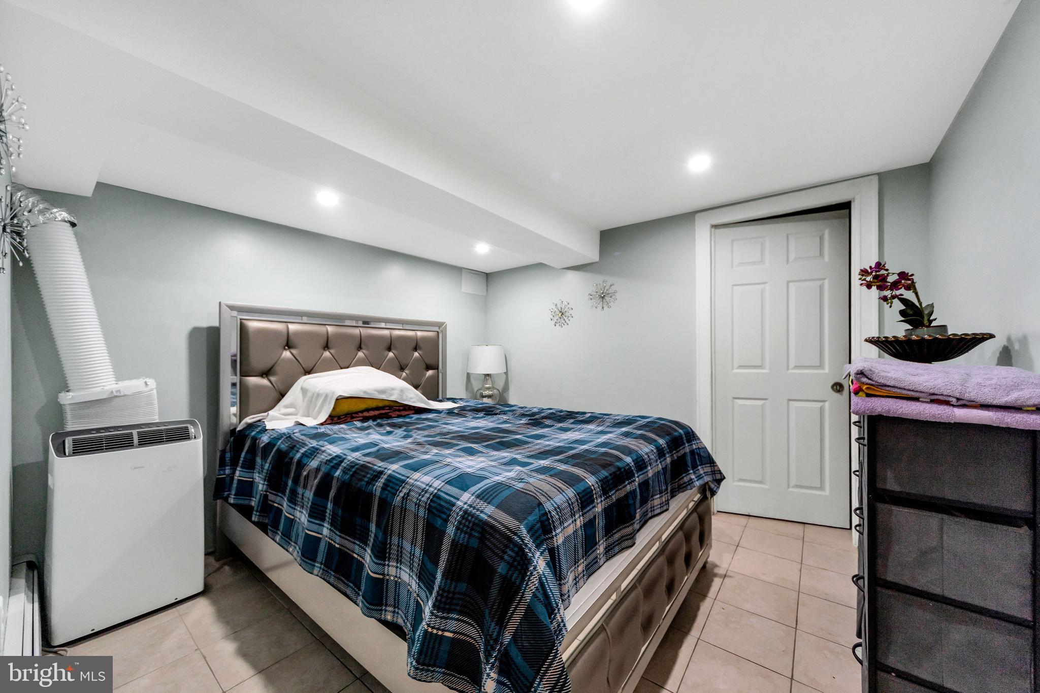 18 Elm Avenue Upper Darby, PA 19082 - Photo 31 of 38