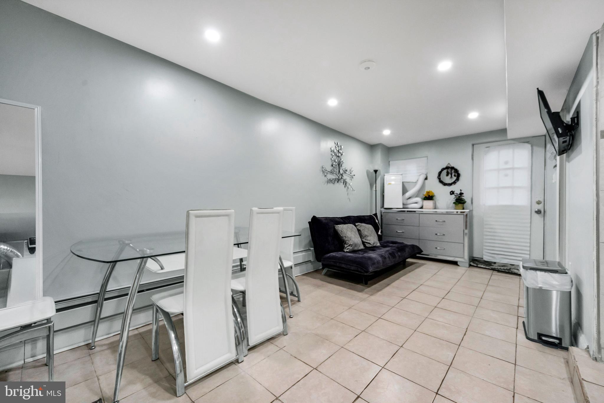 18 Elm Avenue Upper Darby, PA 19082 - Photo 32 of 38