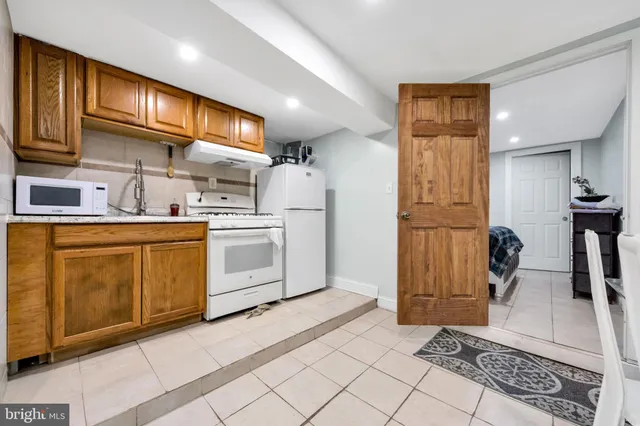 $319,000 | 18 Elm Avenue, Upper Darby, PA 19082