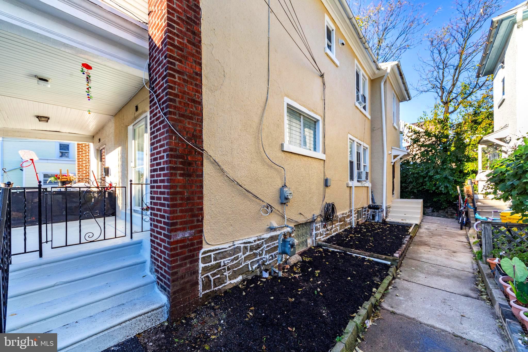 18 Elm Avenue Upper Darby, PA 19082 - Photo 4 of 38